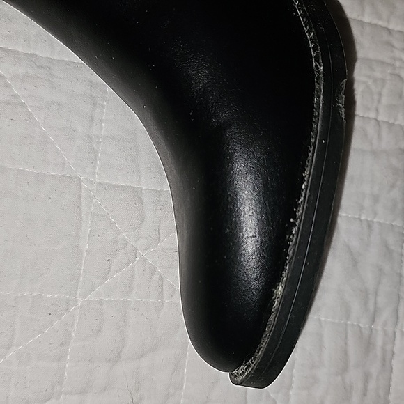 Tommy Hilfiger boots Twinezy faux leather black gold initials sz 7.5 NWT - Picture 4 of 10